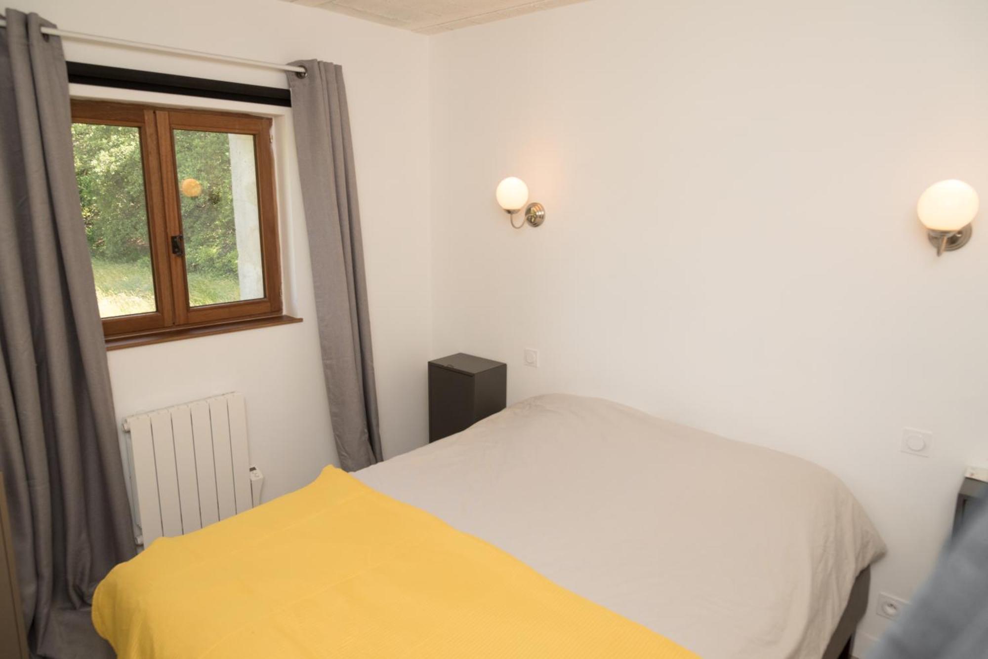 Villa Mas Dans La Campagne Pour Loisirs Et Teletravail Sarrians Exterior foto